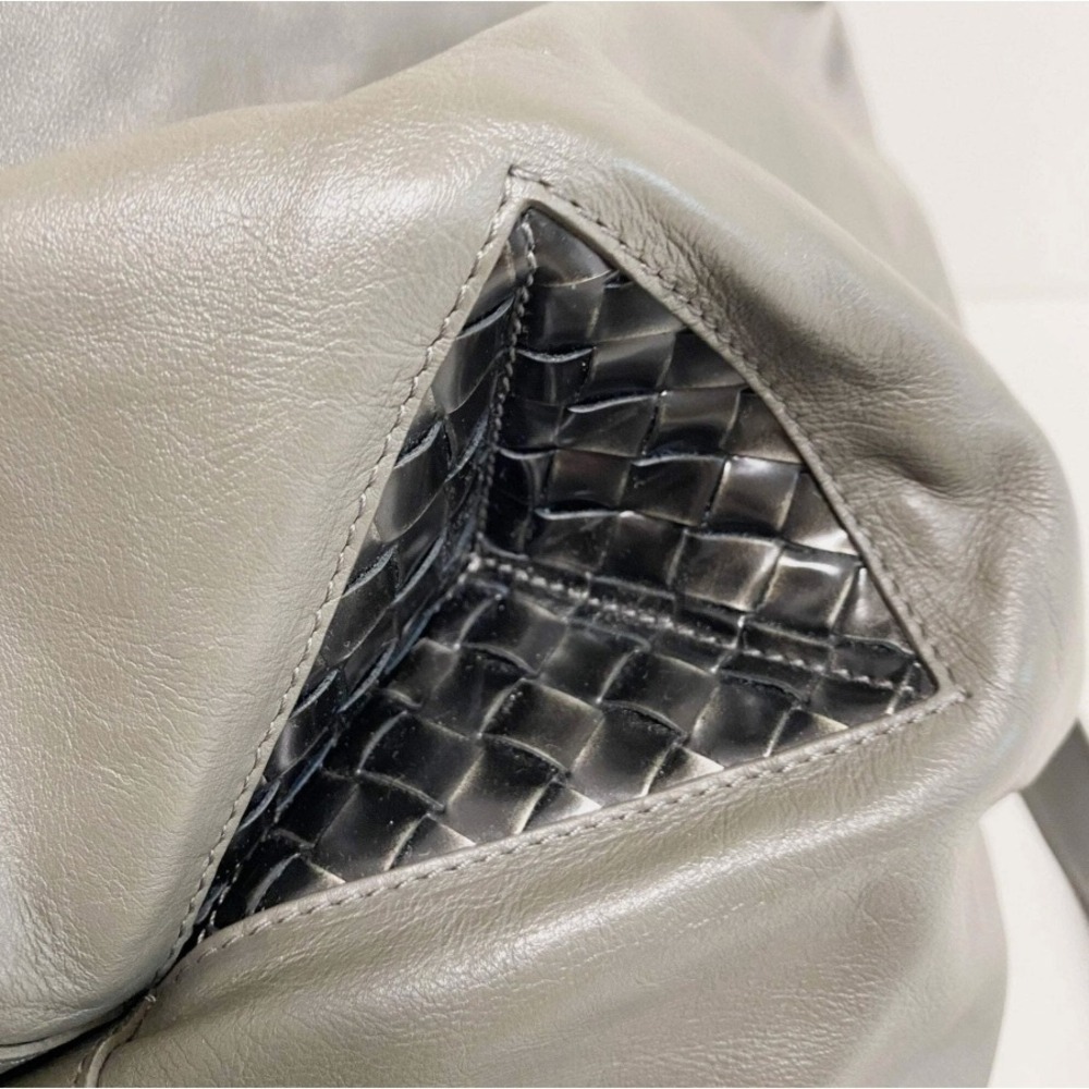 BOTTEGA VENETA Intrecciato Grey Boston Bag - Picture 13 of 16